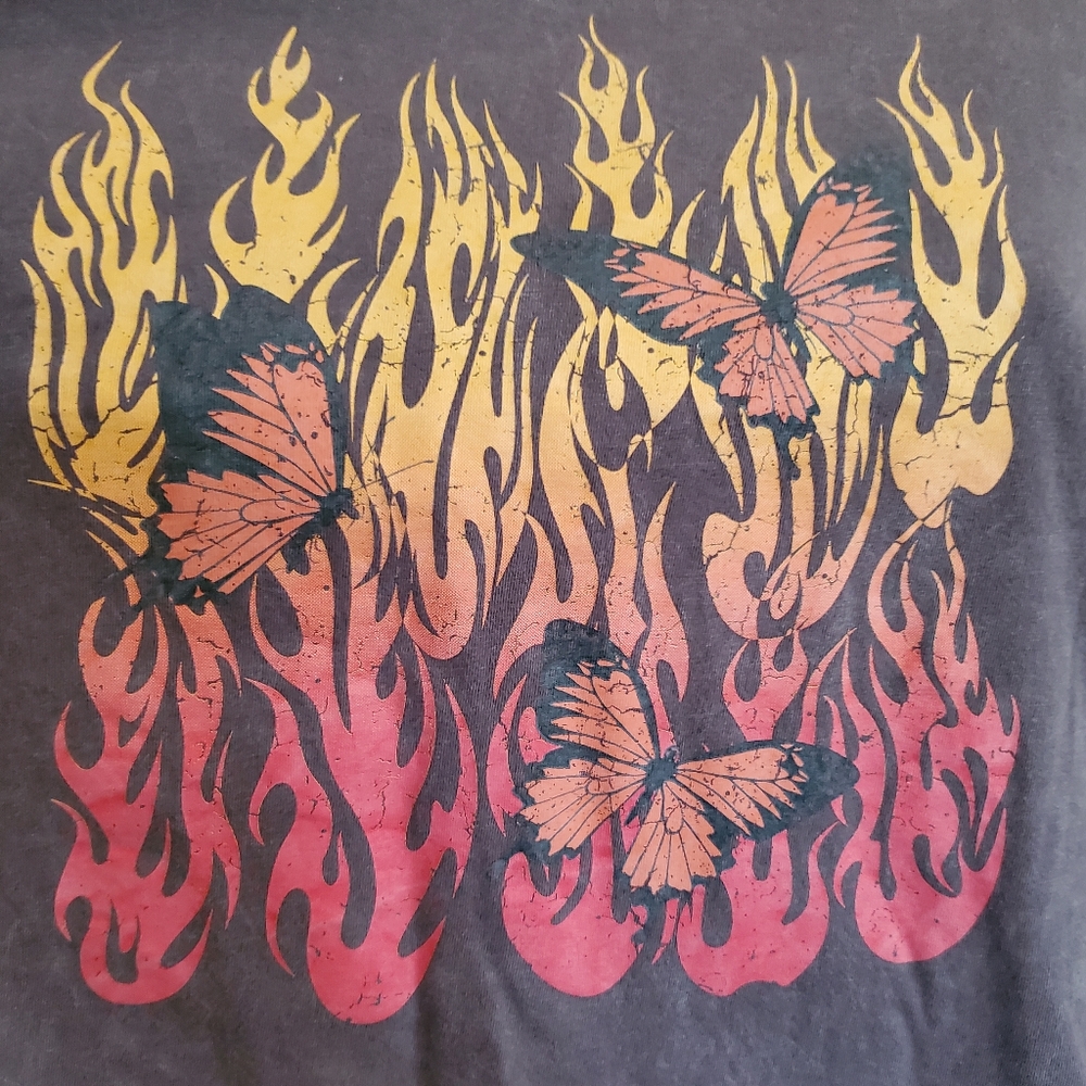 Vibe N' cropped grey acid wash butterfly flame t-shirt